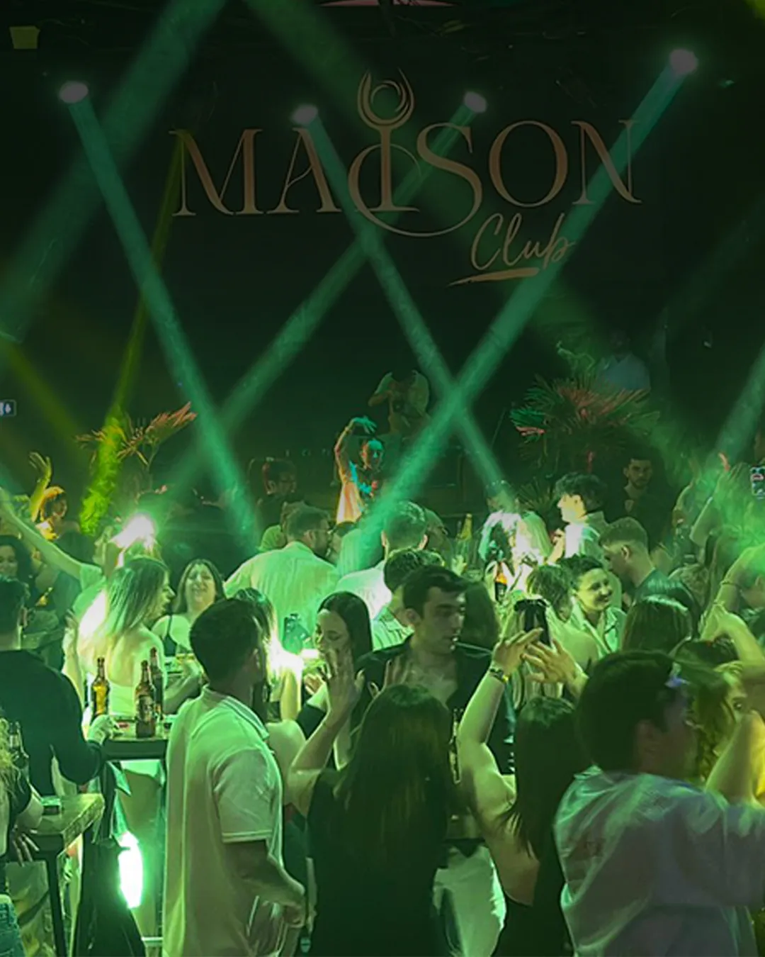 Maison Club